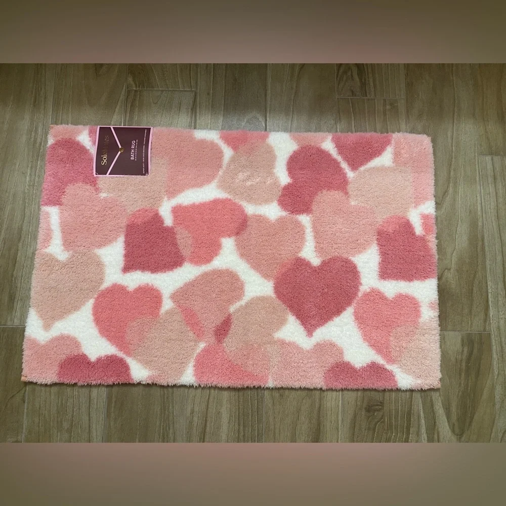 Solemates ❤️Heart Super Soft Cozy Bath Rug 20x32” Red/White NWT